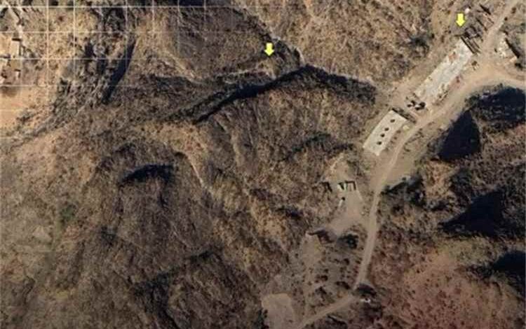المشهد اليمني - الحوثيون ينتشلون 26 قتيلا من عناصرهم إثر انفجار غامض في نفق لتجميع الصواريخ الباليستية على طريق صنعاء الحديدة