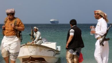الحوثيون يوسعون شبكاتهم في القرن الأفريقي والبحر الأحمر عبر التهريب والتجنيد