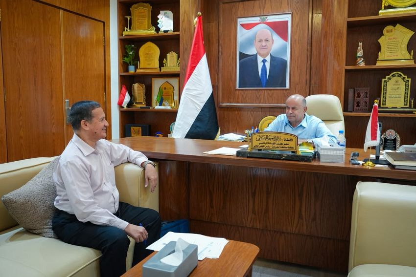 الخنبشي يبحث توحيد الصف الحضرمي وأزمة الغاز المنزلي في حضرموت