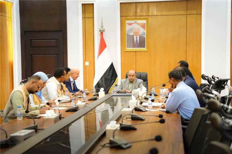 الخنبشي يبحث مع صندوق الأمم المتحدة للسكان توسيع التدخلات الإنسانية والتنموية في حضرموت