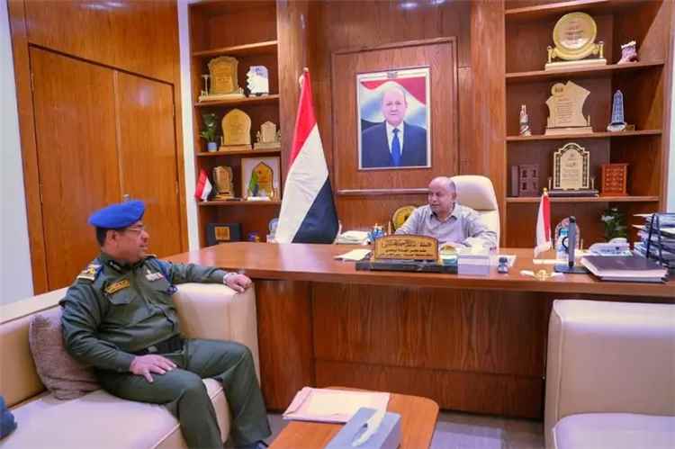 الخنبشي يشيد بتعزيز العملية التدريبية بكلية الشرطة بحضرموت