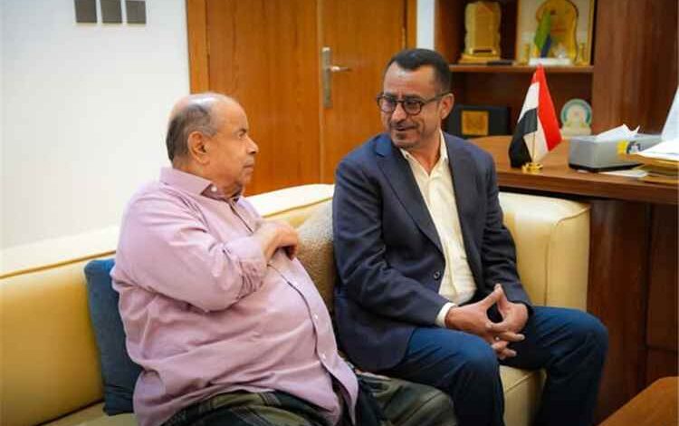 الخنبشي يطّلع على مشروع تأثيث وتجهيز كليتي المجتمع بسيئون والشحر بتمويل من الصندوق الكويتي للتنمية