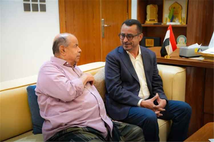 الخنبشي يطّلع على مشروع تأثيث وتجهيز كليتي المجتمع بسيئون والشحر بتمويل من الصندوق الكويتي للتنمية