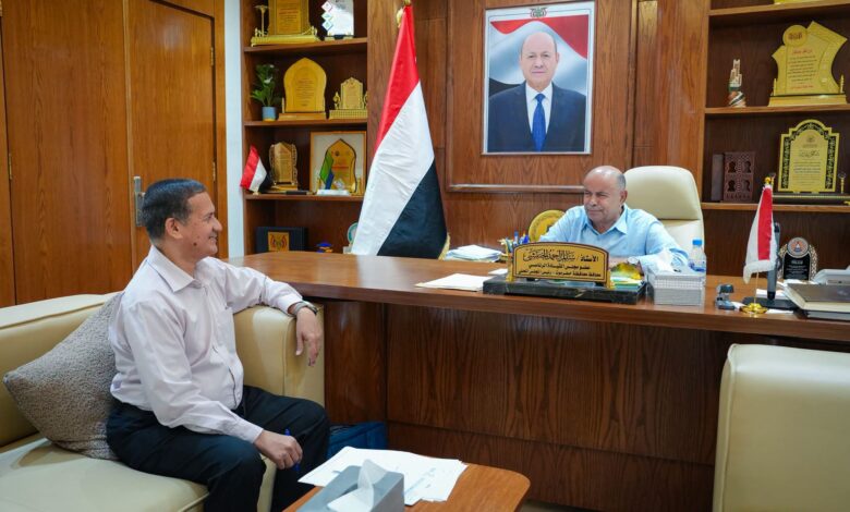 الخنبشي يوجّه بتعزيز إمدادات الغاز المنزلي وضمان وصوله للمواطنين