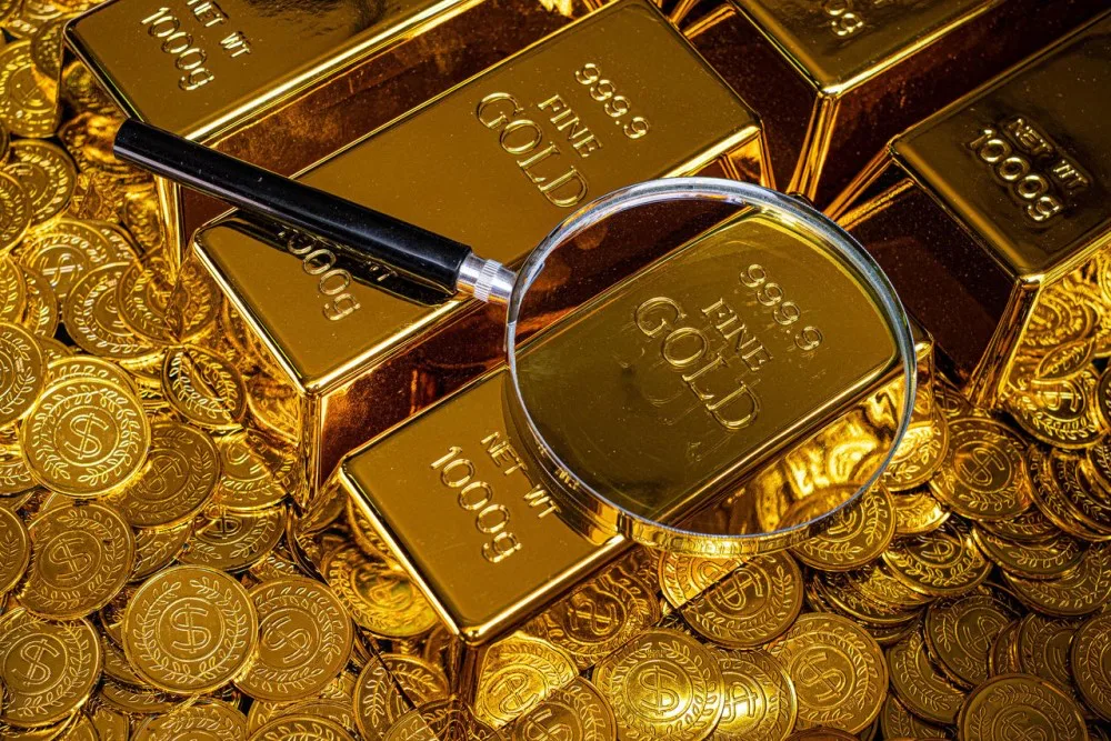 الذهب يرتفع 0.3% مع تراجع الدولار وتراجع توقعات رفع الفائدة