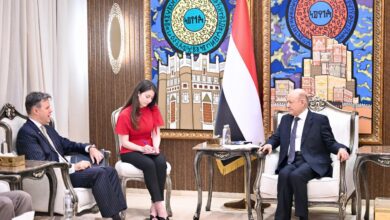 الرئيس العليمي للقائم بأعمال سفارة واشنطن الجديد: هجمات الحوثيين على المخا ومأرب امتداد للتصعيد الإيراني