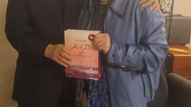 الرئيس علي ناصر محمد يستقبل الشيخ الدكتور عبدالله محمد صالح باشراحيل في القاهرة