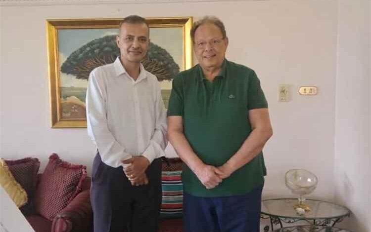 الرئيس علي ناصر محمد يستقبل الكاتب الصحفي فلاح انور بالقاهرة المصرية