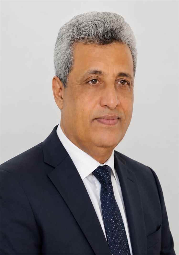 السخياني يدعو لوقف إعاشات الخارج وتوجيهها للمواطنين والمقاتلين في الداخل