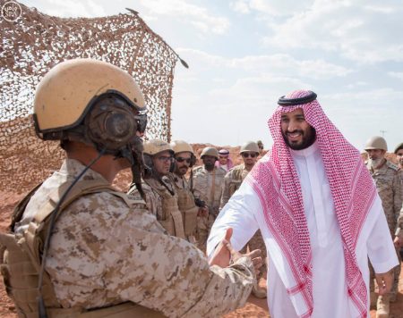 السعودية ترفع الجاهزية وتلوّح بالخيار العسكري مع تصاعد تهديدات الحوثيين للبحر الأحمر والمنشآت النفطية