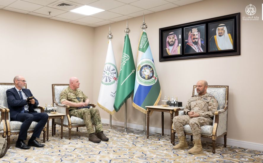 السعودية توسع تنسيقها الدفاعي مع بريطانيا والولايات المتحدة عبر سلسلة لقاءات عسكرية رفيعة