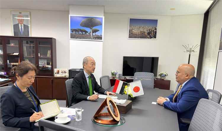 السفير السنيني يناقش مع المفوض الخاص للحكومة اليابانية ترتيبات مشاركة اليمن في إكسبو 2027 للبستنة