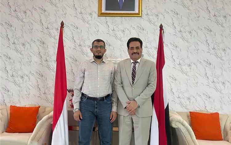 السفير بلفقيه يبحث مع الشيخ عوض النقيب تعزيز التعاون التجاري بين اليمن وإندونيسيا