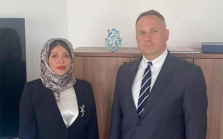 السفيرة مجلي تبحث مع مسؤول بولندي مستجدات الأوضاع والتهديدات الحوثية في البحر الأحمر
