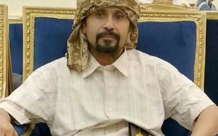 الشيخ حمدان العزي يدعو لنبذ الخلافات، ويطالب المحافظ الرباش بزيارة عاجلة إلى لودر