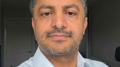 الصحفي محمد حنشي يتهم علي البخيتي بمواصلة خدمة الحو.ثيين رغم تغيّر خطابه