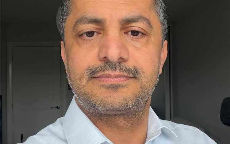 الصحفي محمد حنشي يتهم علي البخيتي بمواصلة خدمة الحو.ثيين رغم تغيّر خطابه