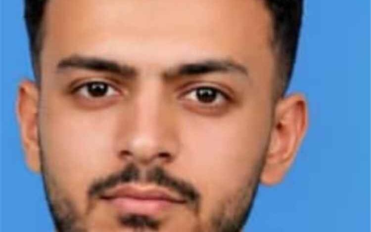 الطالب "وجدي العمري" يحصد المركز الأول في الثانوية العامة على مستوى مديرية سرار-يافع