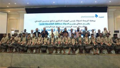 العاصمة عدن تحتفي بتزويج 40 عريسًا وعروسًا من أبناء مديرية التواهي