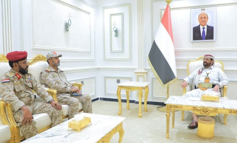 العرادة يؤكد أهمية محافظة المهرة كبوابة شرقية لليمن ويشدد على اليقظة ورفع الجاهزية ومكافحة التهريب