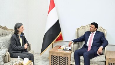 العليمي يحذر من خطر حوثي يتجاوز اليمن ويدعو لتحرك دولي أكثر حزماً