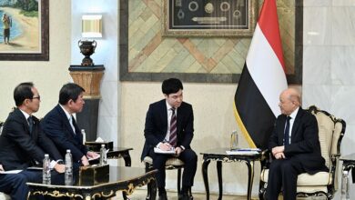 العليمي يكشف رؤية اليمن لتعزيز الشراكة مع اليابان في منطقة المحيطين الهندي والهادئ