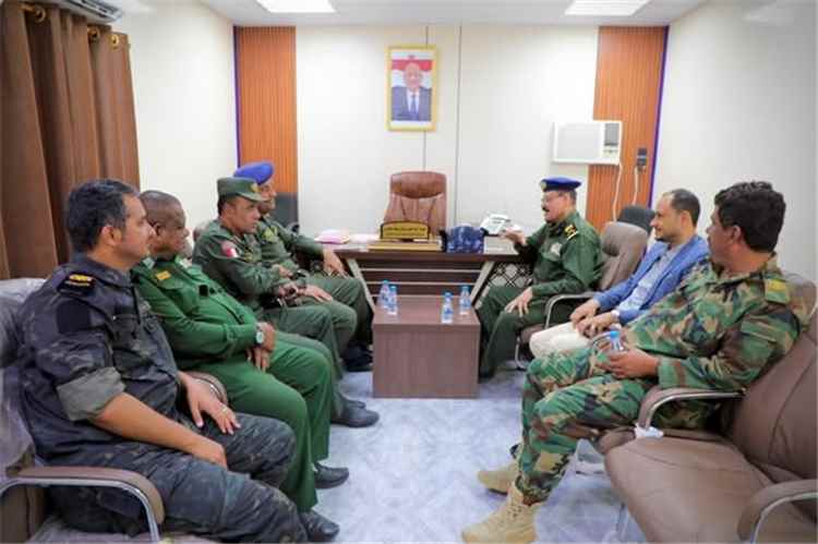 العميد الجابري يبحث مع وكيل وزارة الداخلية لشؤون المحافظات الشرقية تعزيز الأداء الأمني وتطوير العمل الميداني