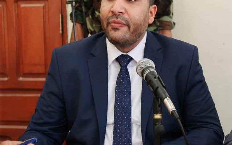 الفجير يدعو محافظي المحافظات لمضاعفة جهود الخدمات ورص الصف والإلتفاف حول القيادة السياسية