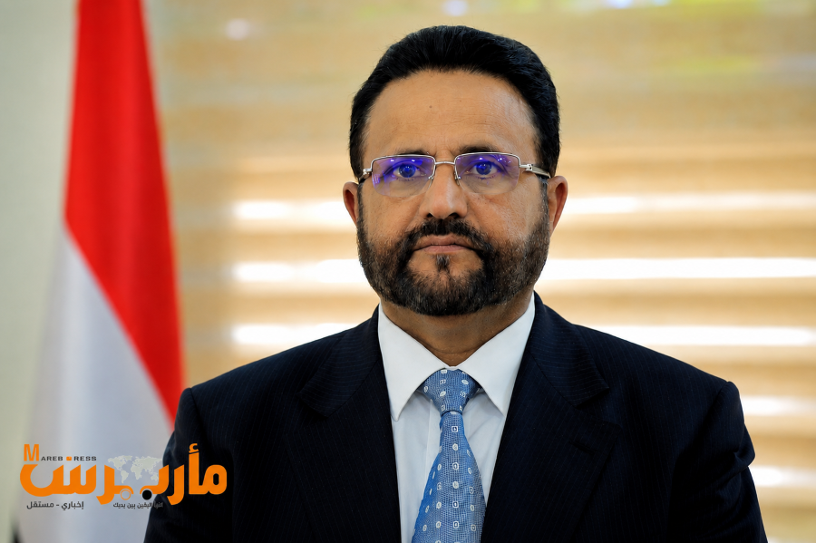 الفريق سلطان العرادة يلوّح بالتصعيد العسكري: أمن اليمن والممرات البحرية يستدعي تحركاً دولياً لاستعادة الدولة
