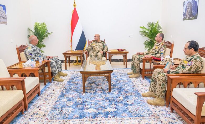 الفريق طارق صالح يستقبل رئيس مصلحة خفر السواحل