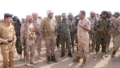 القائد العام لقوات دفاع شبوة يتفقد جبهة مرخة العليا ويؤكد رفع الجاهزية القتالية، ويزور مقر قيادة  اللواءين الثاني والخامس دفاع شبوة