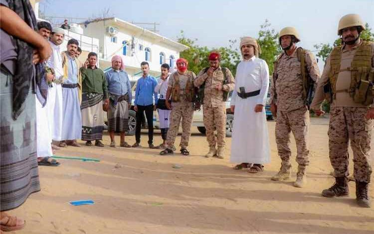 القائد العام لقوات دفاع شبوة يتفقد مستشفيات عين وحريب وعسيلان ويؤكد دعم القطاع الصحي لخدمة جبهات القتـ ـال