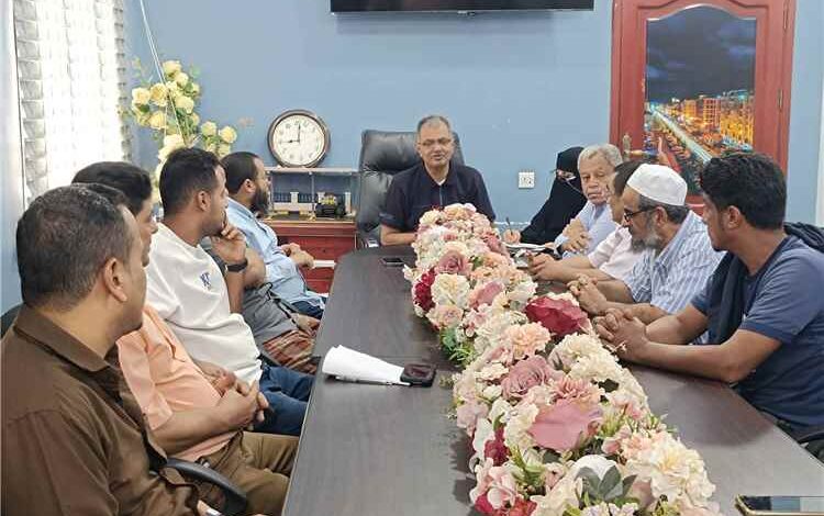 القلعة يلتقي ملاك المنشآت والمستودعات التجارية بالمعلا لتعزيز اشتراطات الأمن والسلامة