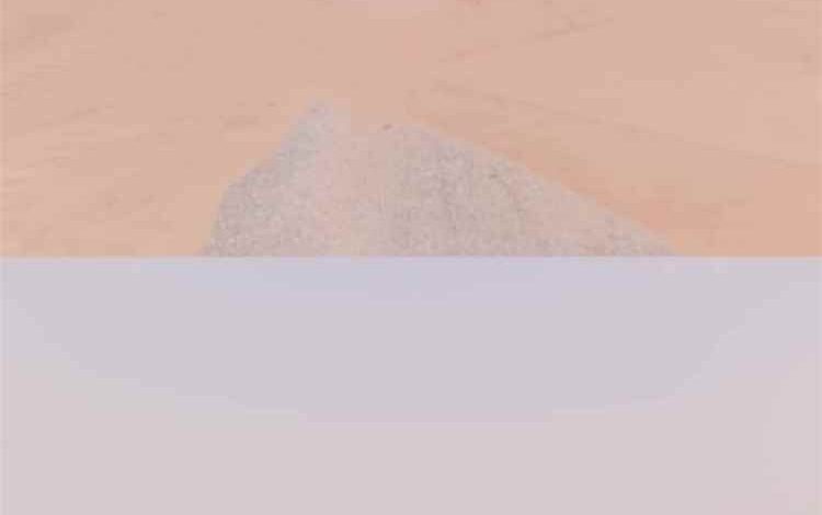 الكثبان الرملية تغلق خط النشيمة الساحلي بشبوة وتعطل حركة النقل الثقيل