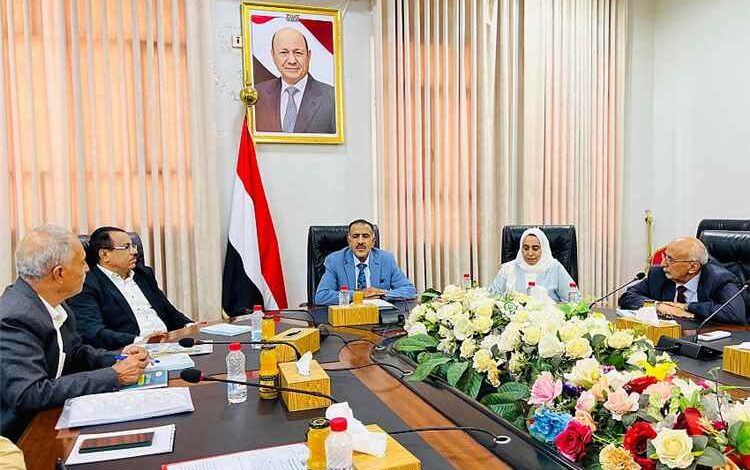 اللجنة العليا للمناقصات والمزايدات تُقر لائحتها الداخلية وتناقش ضوابط اختيار اللجان الفنية