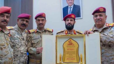 المشهد اليمني - اللواء مختار الرباش يتسلم رسميًا قيادة محور أبين خلفًا للعميد سند الرهوة تنفيذا لقرار الرئيس العليمي