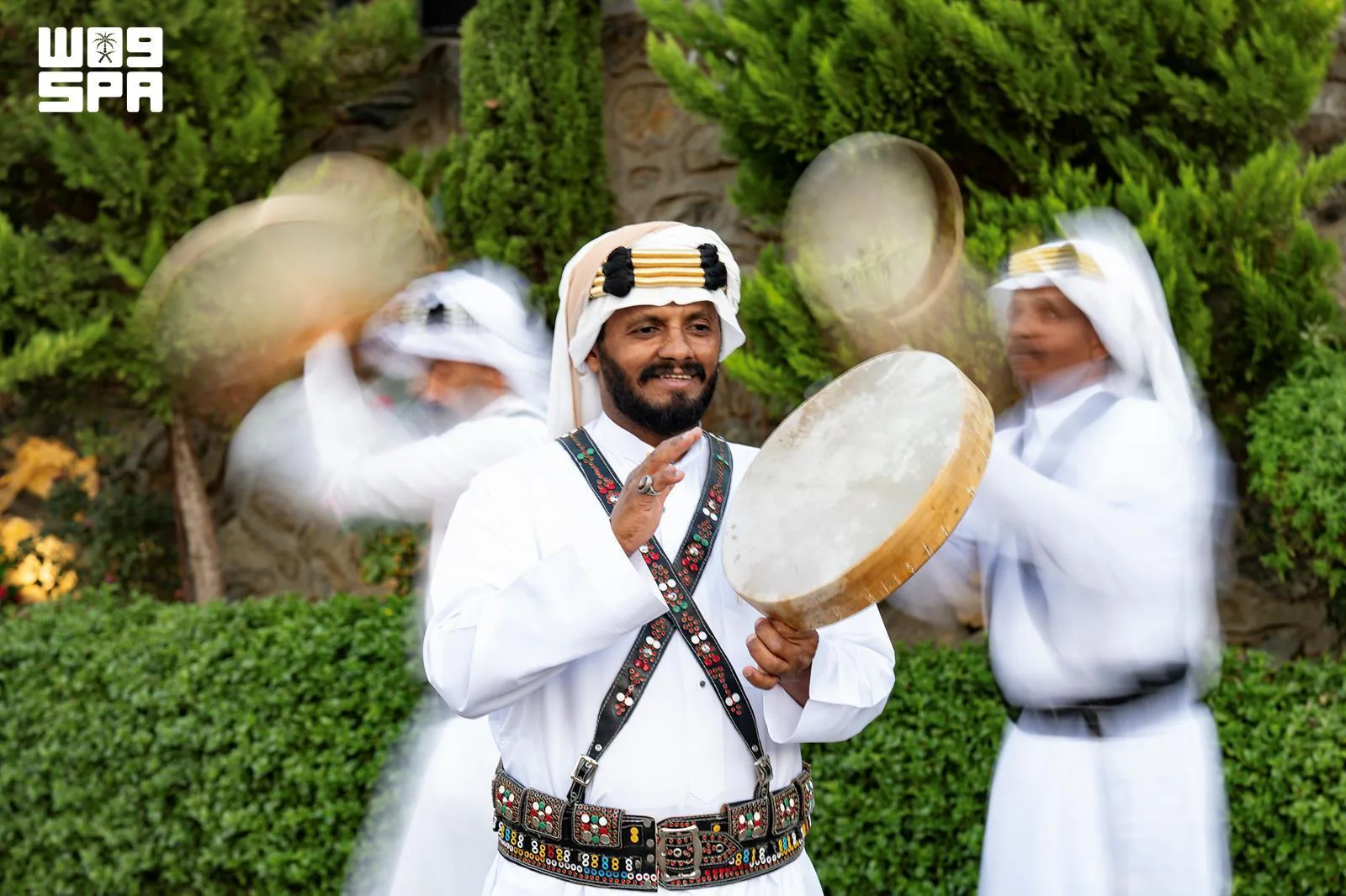 «المجرور».. فن الطائف العريق يتجدد في المهرجانات ويأسر الزوار