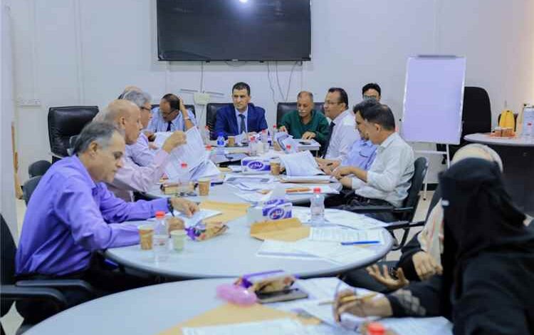 المجلس الأكاديمي بجامعة عدن يناقش عددًا من القضايا الأكاديمية والتنظيمية