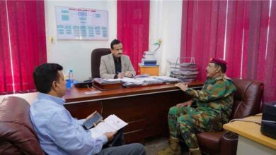المحافظ بن الوزير يناقش مع السلطة المحلية برضوم وقيادة اللواء الثاني مشاة بحري تعزيز التنسيق والأمن الساحلي