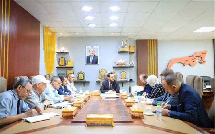 المحافظ شيخ يستقبل المستشار الاقتصادي بمكتب المبعوث الأممي ويؤكد أهمية الجهود المشتركة لمعالجة التحديات الاقتصادية