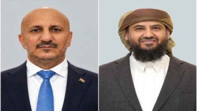 المشهد اليمني - "المحرمي يتصل بطارق صالح عقب مجزرة المخا.. ورسالة صارمة للحوثيين"
