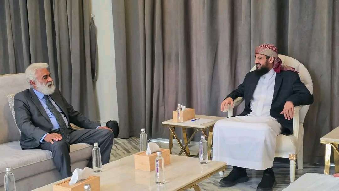 المحرّمي يلتقي وزير التخطيط والتعاون الدولي ويؤكد أهمية تعزيز الشراكات الدولية ودعم مسار الإصلاحات