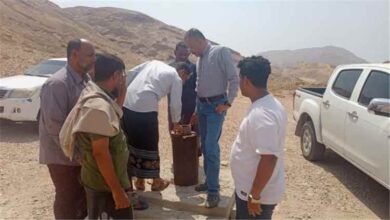 المدير العام لمؤسسة مياه ساحل حضرموت يتفقد حقل الغليلة لبحث إمكانية تشغيله وتعزيز مصادر الإمداد المائي بالمكلا
