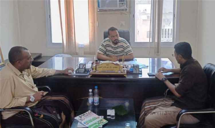 المدير العام لمكتب وزارة الشباب والرياضة بساحل حضرموت يستقبل رئيس نادي دوعن