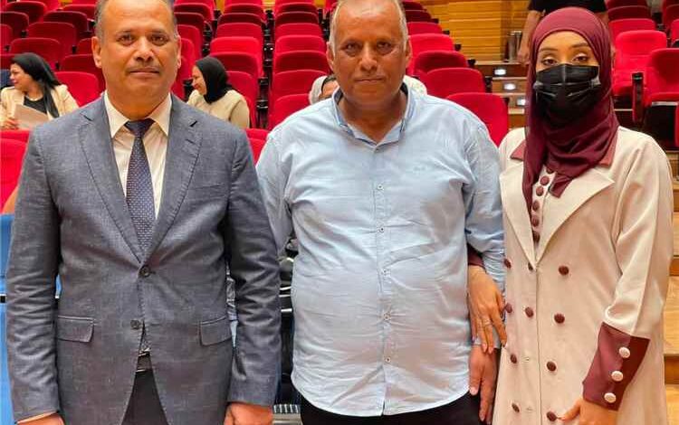 المستشار الثقافي يحضر مناقشة رسالة ماجستير لباحثة يمنية بكلية طب الأسنان – جامعة القاهرة