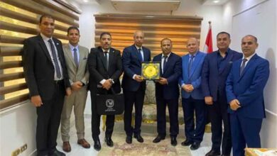 الملحقية الثقافية بالقاهرة تبحث مع وفد جامعة سوهاج تعزيز التعاون الأكاديمي وتقديم التسهيلات للطلبة اليمنيين