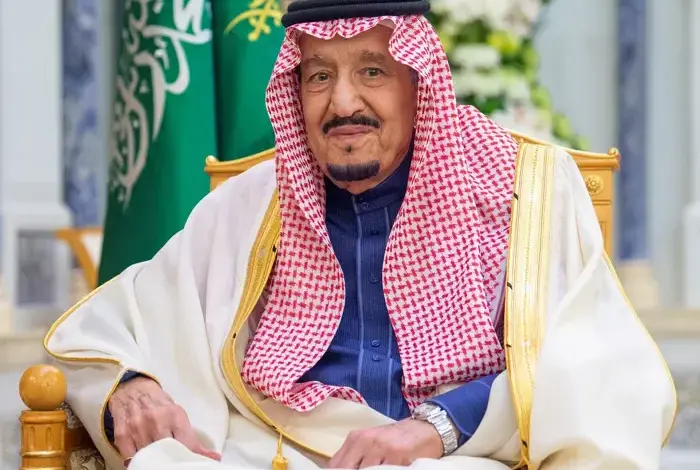 الملك سلمان يوافق على منح ميدالية الاستحقاق لـ25 متبرعاً بالدم 50 مرة