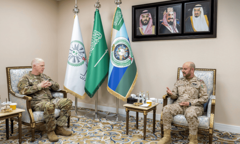 المملكة والولايات المتحدة تستعرضان آفاق التعاون الدفاعي والعسكري
