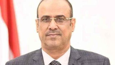الميسري يغادر مسقط إلى القاهرة ضمن تحركات لدعم الحوار الجنوبي برعاية سعودية