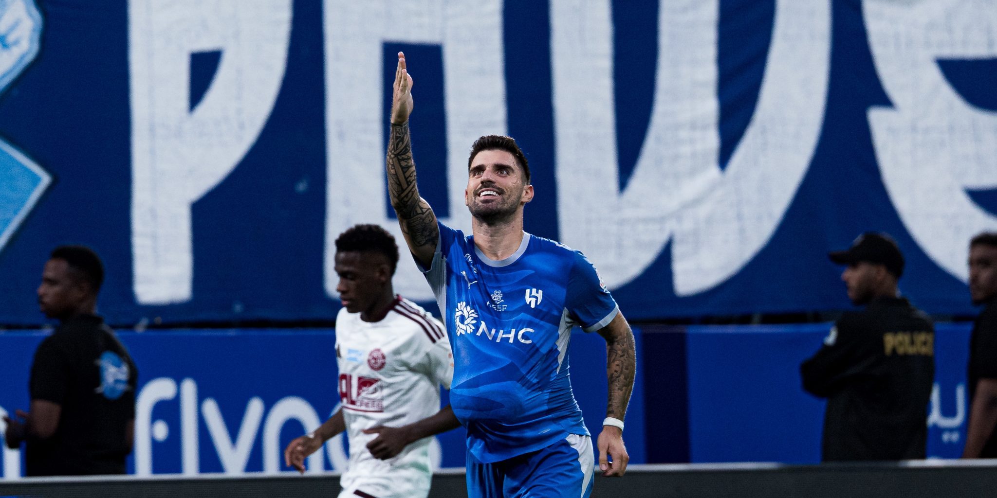 الهلال يضرب الفيصلي برباعية.. نيفيز يتوهج والزعيم يحسم المواجهة 4-2